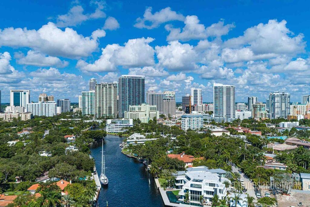 Pretty Rola 201 Luxury 1B1B W King Bed At Downtown Fort Lauderdale Bagian luar foto